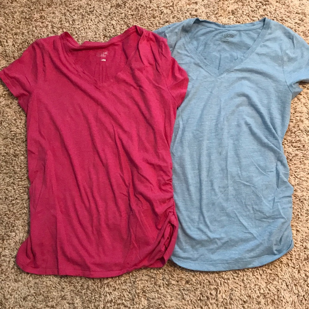 Lot of two V neck maternity T-shirt’s
